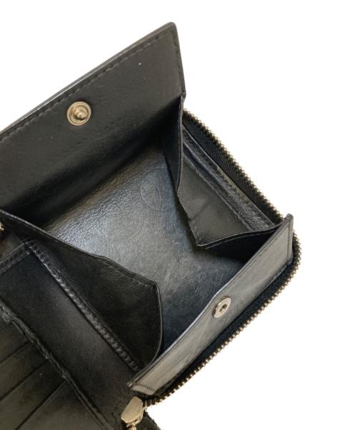 JIMMY CHOO（ジミーチュウ）JIMMY CHOO (ジミーチュウ) ラウンドジップスタッズウォレット ブラックの古着・服飾アイテム