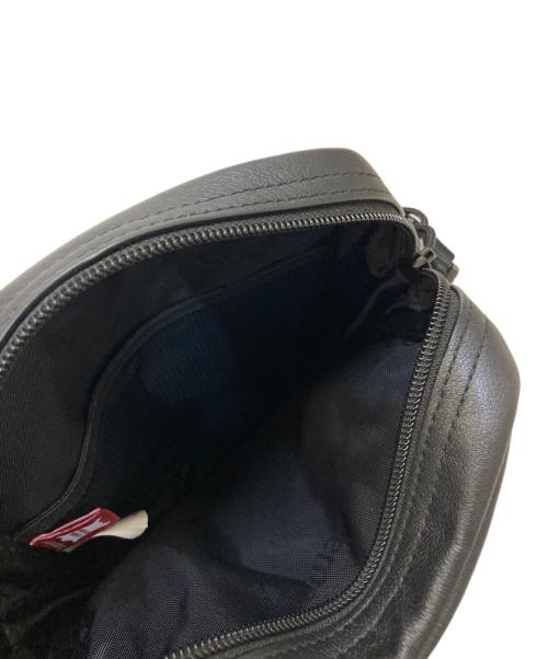 SUPREME（シュプリーム）SUPREME (シュプリーム) Leather Shoulder Bag ブラックの古着・服飾アイテム