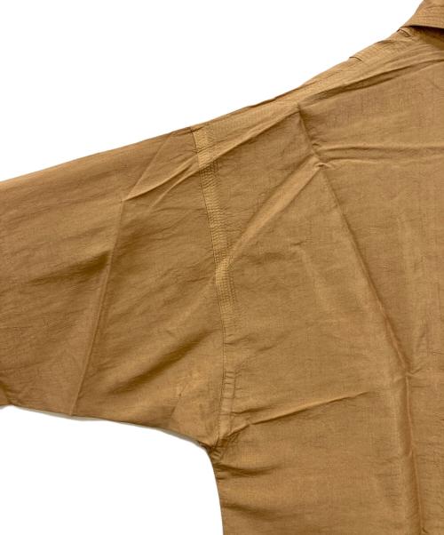 YACCO MARICARD（ヤッコマリカルド）YACCO MARICARD (ヤッコマリカルド) シルクデザインシャツ ベージュ サイズ:バスト86-94／身長154-162の古着・服飾アイテム