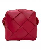 BOTTEGA VENETAボッテガベネタ）の古着「マキシイントレチャート ミニカセットカメラバッグ」｜ピンク