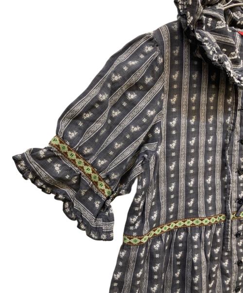 PINK HOUSE（ピンクハウス）PINK HOUSE (ピンクハウス) フーデッド花柄ワンピース グレー サイズ:下記参照の古着・服飾アイテム