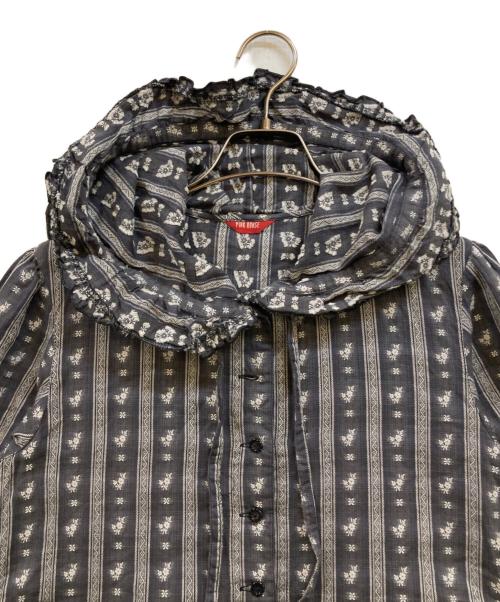 PINK HOUSE（ピンクハウス）PINK HOUSE (ピンクハウス) フーデッド花柄ワンピース グレー サイズ:下記参照の古着・服飾アイテム