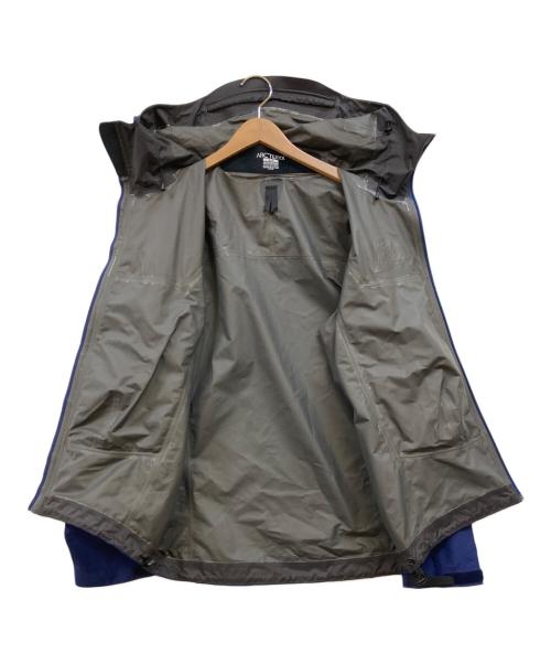 ARC'TERYX（アークテリクス）ARC'TERYX (アークテリクス) BEAMS (ビームス) 別注 BETA SL JACKET 14年モデル ネイビー サイズ:Sの古着・服飾アイテム