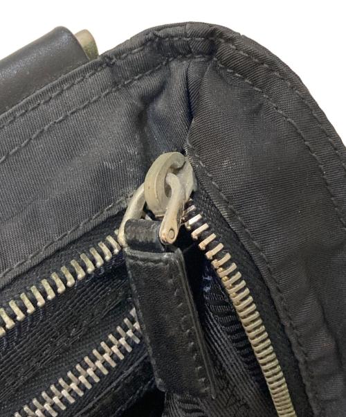 PRADA（プラダ）PRADA (プラダ) ナイロンショルダーバッグ ブラックの古着・服飾アイテム