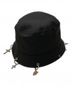 bodysong.×LIMONTAボディソング×リモンタ）の古着「チャーム付き装飾バケットハット」｜ブラック