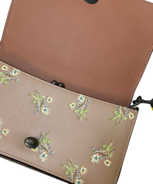 COACH（コーチ）COACH (コーチ) ディンキー グラブタンレザー フラワープリント クロスボディーバッグ ピンクの古着・服飾アイテム