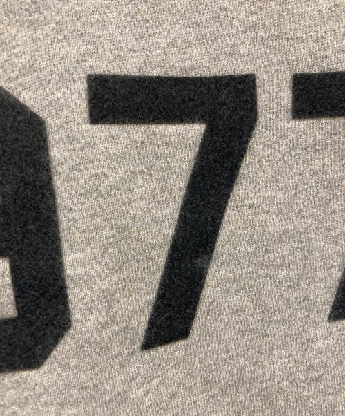 FOG ESSENTIALS（フィアオブゴッド エッセンシャル）FOG ESSENTIALS (フィアオブゴッド エッセンシャル) ラグランロゴスウェット グレー サイズ:XLの古着・服飾アイテム