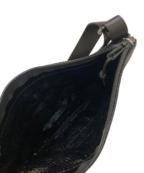 SUPREME（シュプリーム）Supreme (シュプリーム) BANDANA TARP SIDE BAG ブラックの古着・服飾アイテム