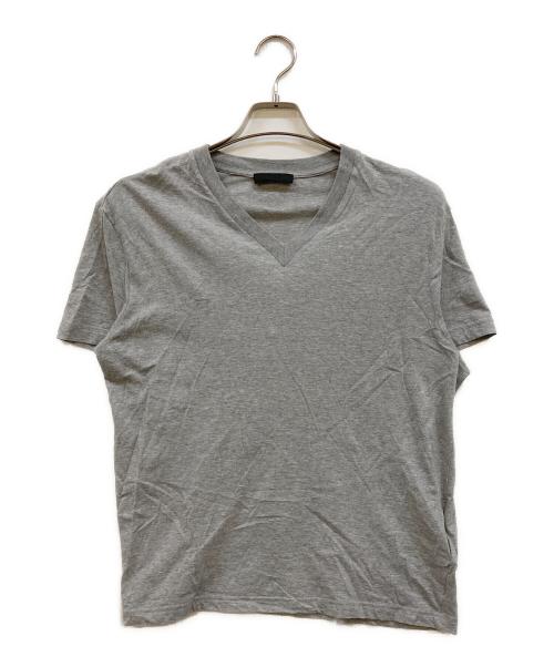 PRADA（プラダ）PRADA (プラダ) VネックTシャツ グレー サイズ:Ｍの古着・服飾アイテム