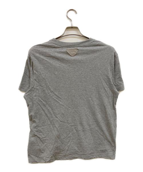 PRADA（プラダ）PRADA (プラダ) VネックTシャツ グレー サイズ:Ｍの古着・服飾アイテム
