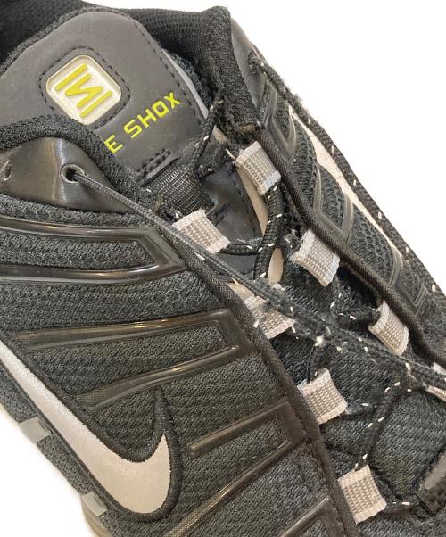 NIKE（ナイキ）NIKE (ナイキ) NIKE WMNS SHOX TL BLACK/METALLIC SILVER-IRON GREY ブラック サイズ:28.5㎝の古着・服飾アイテム