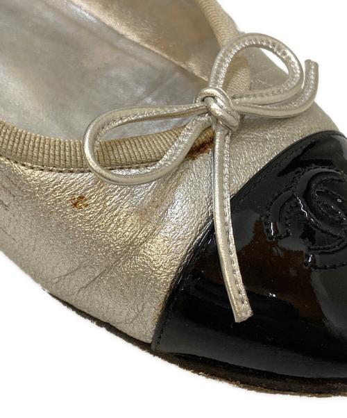CHANEL（シャネル）CHANEL (シャネル) ココマーク バレリーナ メタリックフラットシューズ グレー サイズ:36 1/2の古着・服飾アイテム