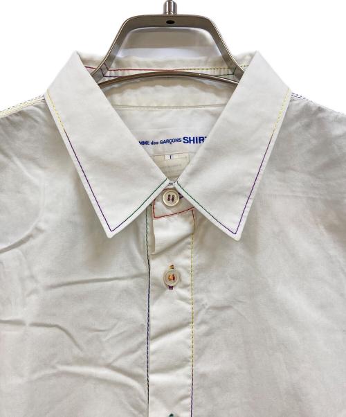 COMME des GARCONS SHIRT（コムデギャルソンシャツ）COMME des GARCONS SHIRT (コムデギャルソンシャツ) レインボーステッチ S/Sシャツ ホワイト サイズ:Ｌの古着・服飾アイテム