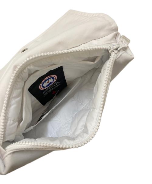 CANADA GOOSE（カナダグース）CANADA GOOSE (カナダグース) MINI WAISTPACK ホワイトの古着・服飾アイテム