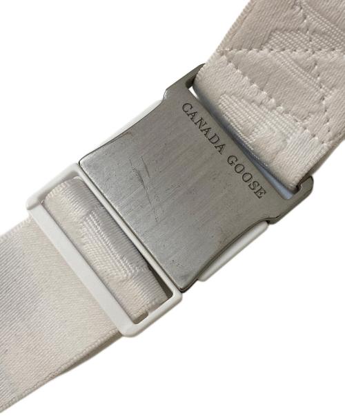 CANADA GOOSE（カナダグース）CANADA GOOSE (カナダグース) MINI WAISTPACK ホワイトの古着・服飾アイテム