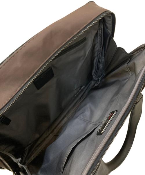 TUMI（トゥミ）TUMI (トゥミ) 3WAY Harrison Sunny Convertible Brief ブラウンの古着・服飾アイテム