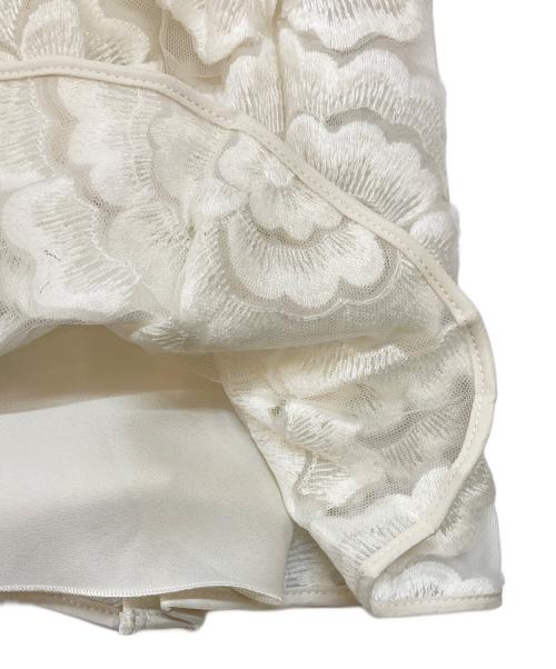 N°21（ヌメロヴェントゥーノ）N°21 (ヌメロヴェントゥーノ) フラワーレーススカート ホワイト サイズ:38 未使用品の古着・服飾アイテム