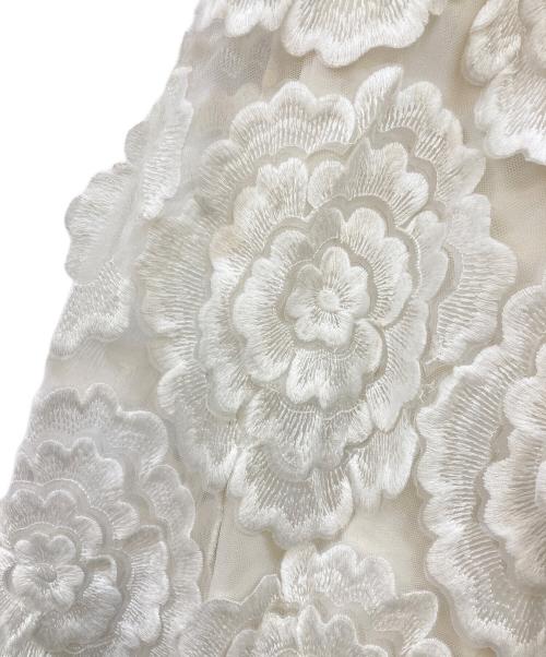 N°21（ヌメロヴェントゥーノ）N°21 (ヌメロヴェントゥーノ) フラワーレーススカート ホワイト サイズ:38 未使用品の古着・服飾アイテム