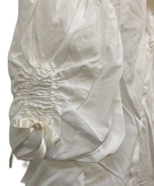 Simone Rocha（シモーネ ロシャ）Simone Rocha (シモーネ ロシャ) パフスリーブパールチェーンシャツ ホワイト サイズ:UK8の古着・服飾アイテム