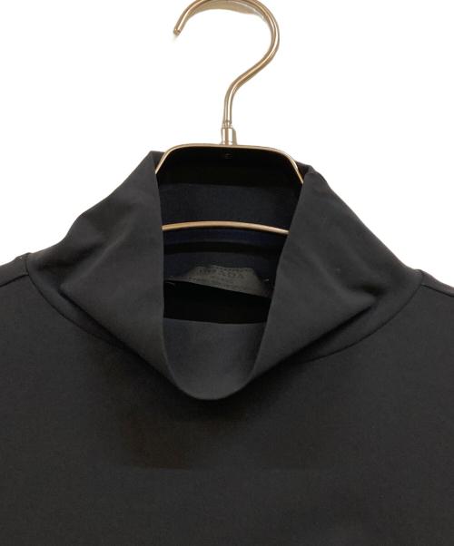 PRADA（プラダ）PRADA (プラダ) ストレッチナイロンハイネック長袖カットソー ブラック サイズ:Sの古着・服飾アイテム