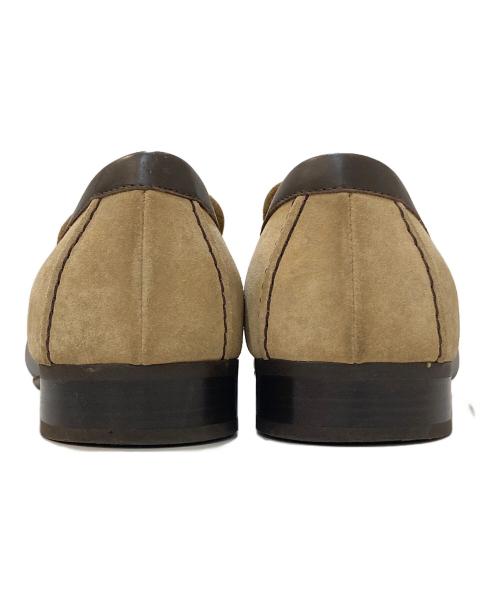 LOUIS VUITTON（ルイ ヴィトン）LOUIS VUITTON (ルイ ヴィトン) スクエアトゥ スウェードレザーローファー ベージュ サイズ:7の古着・服飾アイテム