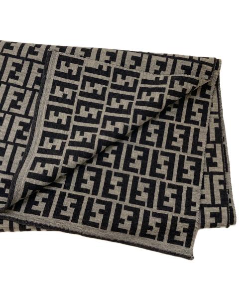 FENDI（フェンディ）FENDI (フェンディ) ズッカ総柄マフラー ホワイト×ブラックの古着・服飾アイテム