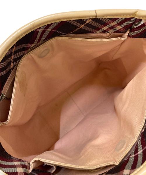 BURBERRY BLUE LABEL（バーバリー ブルー レーベル）BURBERRY BLUE LABEL (バーバリーロンドンブルーレーベル) ハートチャーム付き チェックハンドバッグ ブラウンの古着・服飾アイテム