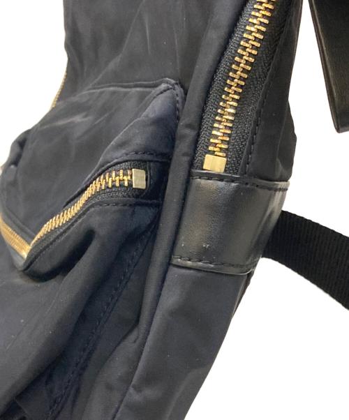 TORY BURCH（トリーバーチ）TORY BURCH (トリーバーチ) ワッペンナイロンリュック ブラックの古着・服飾アイテム