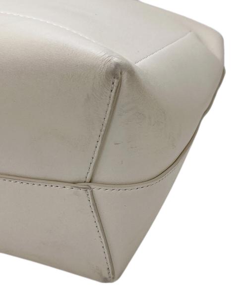 FRENZLAUER（フレンツラウアー）FRENZLAUER (フレンツラウアー) MAMI SOFT MEDIUM ワンショルダーバッグ アイボリーの古着・服飾アイテム