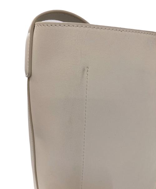 FRENZLAUER（フレンツラウアー）FRENZLAUER (フレンツラウアー) MAMI SOFT MEDIUM ワンショルダーバッグ アイボリーの古着・服飾アイテム