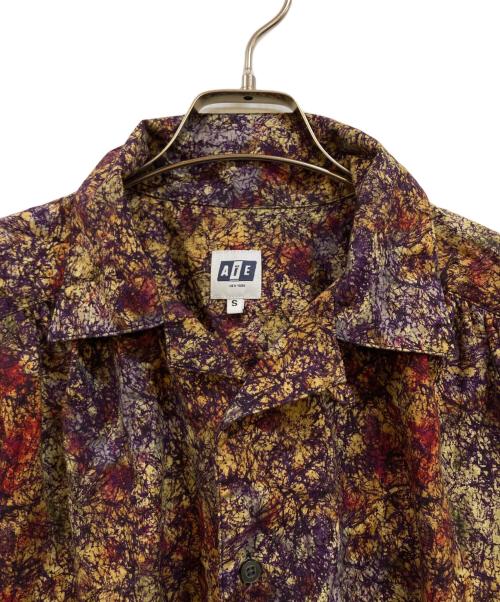 AiE（エーアイイー）AiE (エーアイイー) 総柄シャツ ベージュ サイズ:Sの古着・服飾アイテム