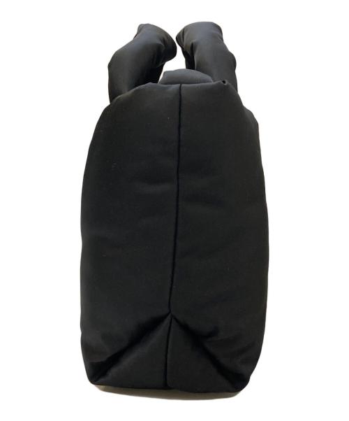 marimekko（マリメッコ）marimekko (マリメッコ) DAILY PILLOW SOLID パデッドショルダーバッグ ブラックの古着・服飾アイテム