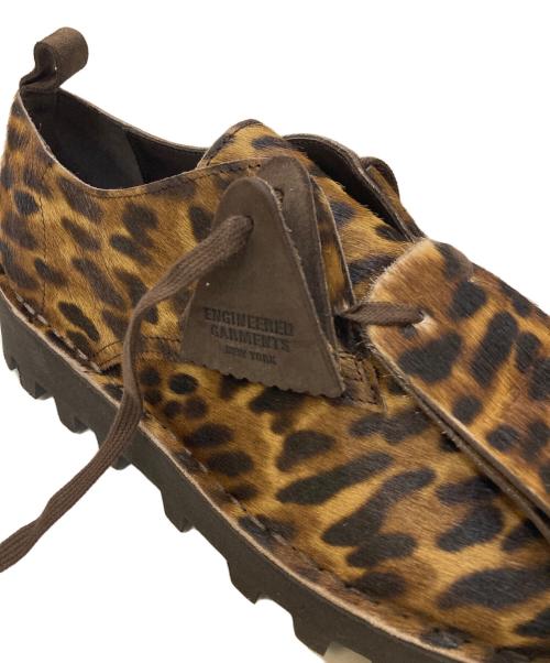 CLARKS（クラークス）CLARKS (クラークス) Engineered Garments (エンジニアドガーメンツ) Desert Khan EG Leopard PRT Pony ブラウン サイズ:27.5㎝の古着・服飾アイテム