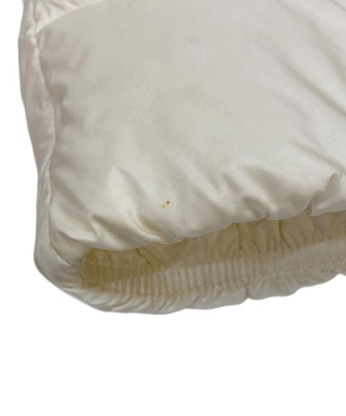 MONCLER（モンクレール）MONCLER (モンクレール) BOED ファー付ダウンジャケット ホワイトの古着・服飾アイテム