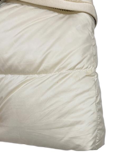 MONCLER（モンクレール）MONCLER (モンクレール) BOED ファー付ダウンジャケット ホワイトの古着・服飾アイテム