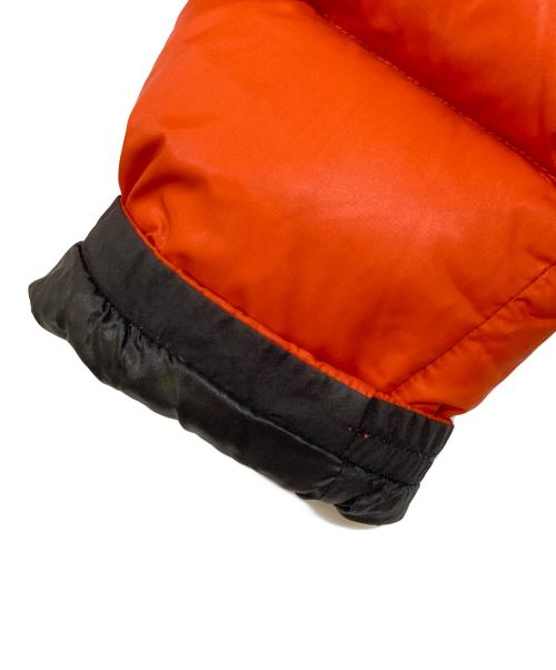 EA7 EMPORIO ARMANI（EA7 エンポリオアルマーニ）EA7 EMPORIO ARMANI (EA7 エンポリオアルマーニ) フーデッドダウンジャケット オレンジ サイズ:Mの古着・服飾アイテム