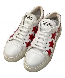 MIU MIU（ミュウミュウ）の古着「スターパターン レザースニーカー」｜ホワイト