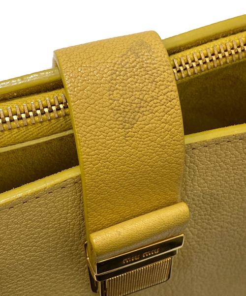MIU MIU（ミュウミュウ）MIU MIU (ミュウミュウ) マドラスレザー2WAYトートバッグ イエローの古着・服飾アイテム