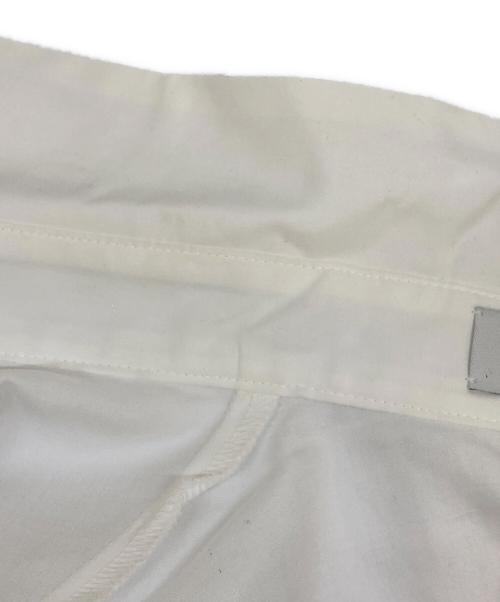 CABAN（キャバン）CABaN (キャバン) タイプライターダブルクロス アシンメトリックフリルシャツ ホワイト サイズ:Fの古着・服飾アイテム