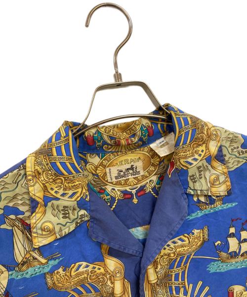 HERMES（エルメス）HERMES (エルメス) バロック 総柄 半袖シルクオープンカラーシャツ ブルー サイズ:38の古着・服飾アイテム
