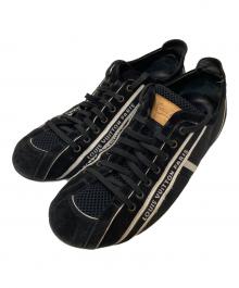 LOUIS VUITTON（ルイ ヴィトン）の古着「サイドライン テープロゴ ロープロファイルスニーカー」｜ブラック×ホワイト