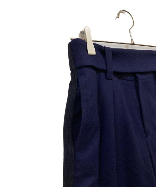 ISSEY MIYAKE（イッセイミヤケ）ISSEY MIYAKE (イッセイミヤケ) サイドリブ1タックトラウザーパンツ ネイビー サイズ:2の古着・服飾アイテム
