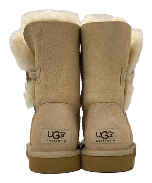 UGG（アグ）UGG (アグ) Bailey Button ベージュ サイズ:22.0㎝ 未使用品の古着・服飾アイテム