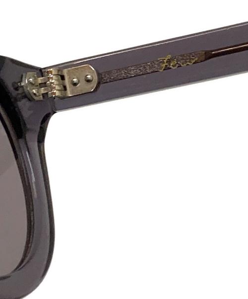 few.（フュー）few. (フュー) F11 カラーレンズサングラス グレー サイズ:45□23の古着・服飾アイテム