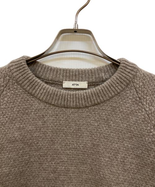 ATON（エイトン）ATON (エイトン) LAMBS WOOL CREWNECK SWEATER ベージュ サイズ:04の古着・服飾アイテム