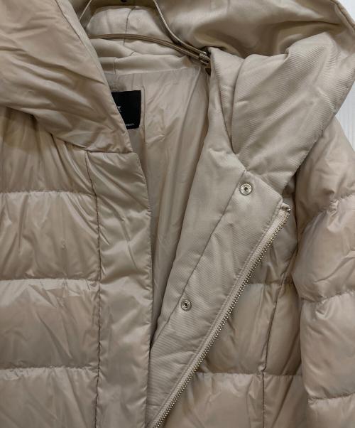 23区（ニジュウサンク）23区 (ニジュウサンク) シレータフタ ミドル丈 ダウンコート ベージュ サイズ:40の古着・服飾アイテム