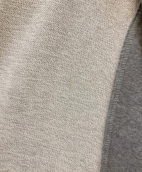 ARMANI EXCHANGE（アルマーニ エクスチェンジ）ARMANI EXCHANGE (アルマーニ エクスチェンジ) エコファー切替ジップパーカー グレー サイズ:XSの古着・服飾アイテム