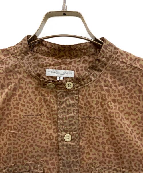 Engineered Garments（エンジニアド ガーメンツ）Engineered Garments (エンジニアドガーメンツ) Banded Collar Shirts-Leopard ブラウン サイズ:Sの古着・服飾アイテム