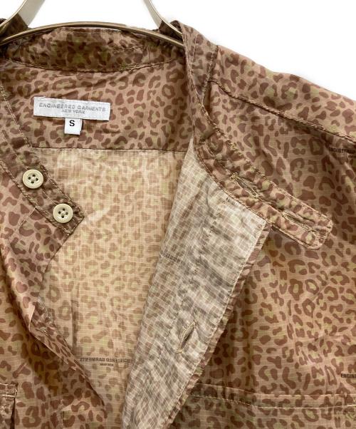 Engineered Garments（エンジニアド ガーメンツ）Engineered Garments (エンジニアドガーメンツ) Banded Collar Shirts-Leopard ブラウン サイズ:Sの古着・服飾アイテム