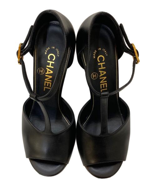 CHANEL（シャネル）CHANEL (シャネル) Tストラップ ココマーク パールビジュー ウェッジソールサンダル ブラック サイズ:35Cの古着・服飾アイテム